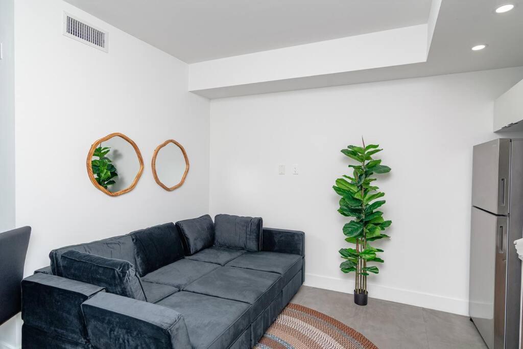 Prime Retreat With King Bed Near Brickell & Marlins Park Apartment *