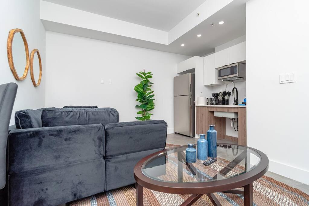 Prime Retreat With King Bed Near Brickell & Marlins Park Apartment *